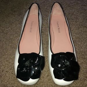 Classic designer Rounded flats with Roses